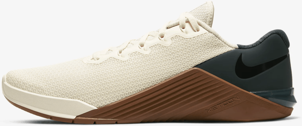 other side of the Nike Metcon 5 Cross Trainer for CrossFit in Pale Ivory/Seaweed/Light British Tan/Black