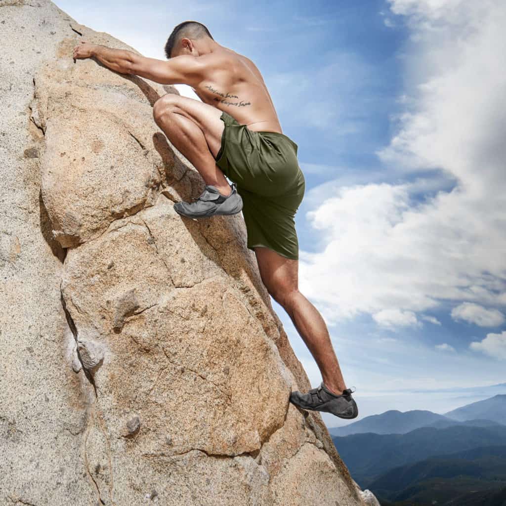 Rock climbing with the Men's workout shorts from Hylete - Vertex II - Olive