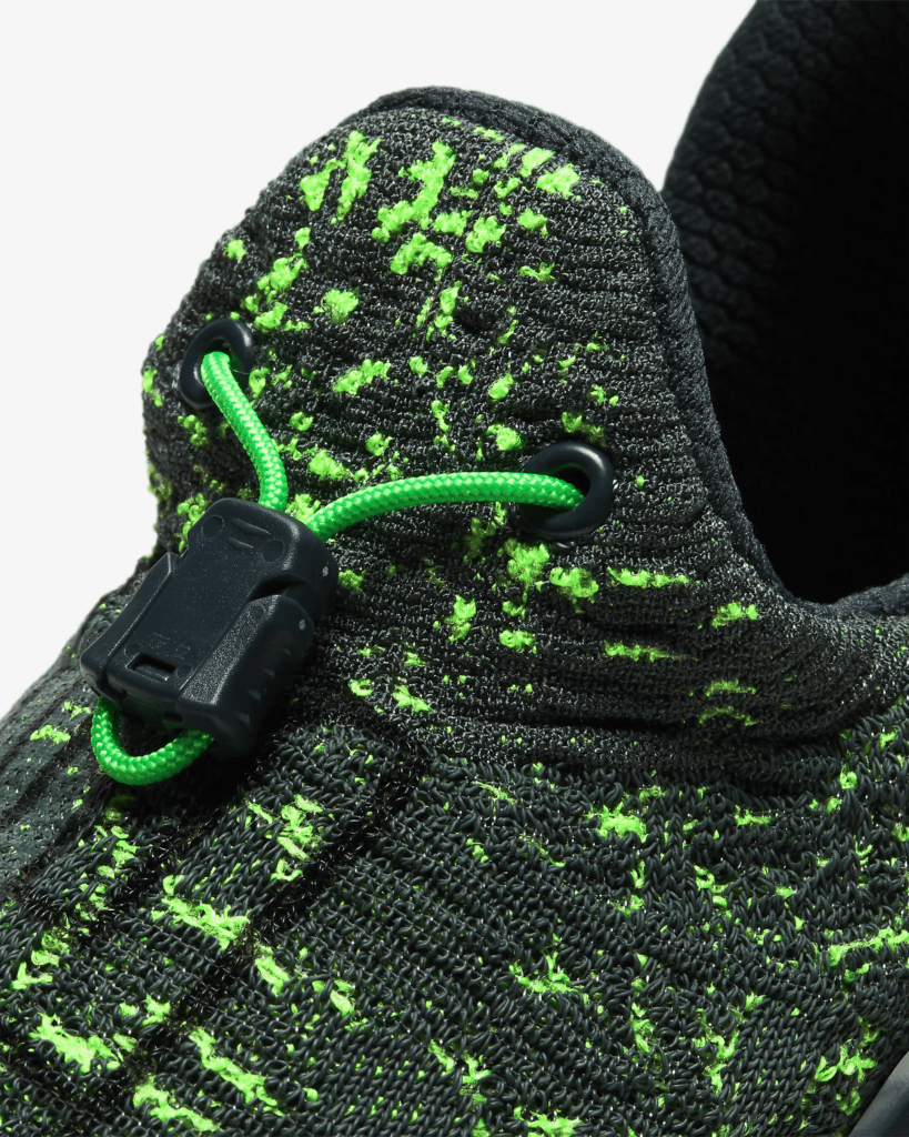 quick pull lacing of Nike React Metcon Men's CrossFit Training Shoe in Seaweed/Green Spark/Vintage Green