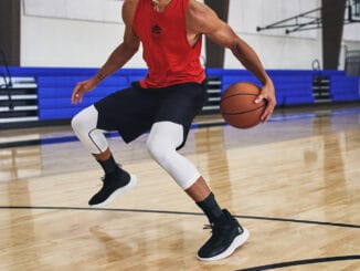 Under Armour Curry 8 Basketball Shoe curry playing